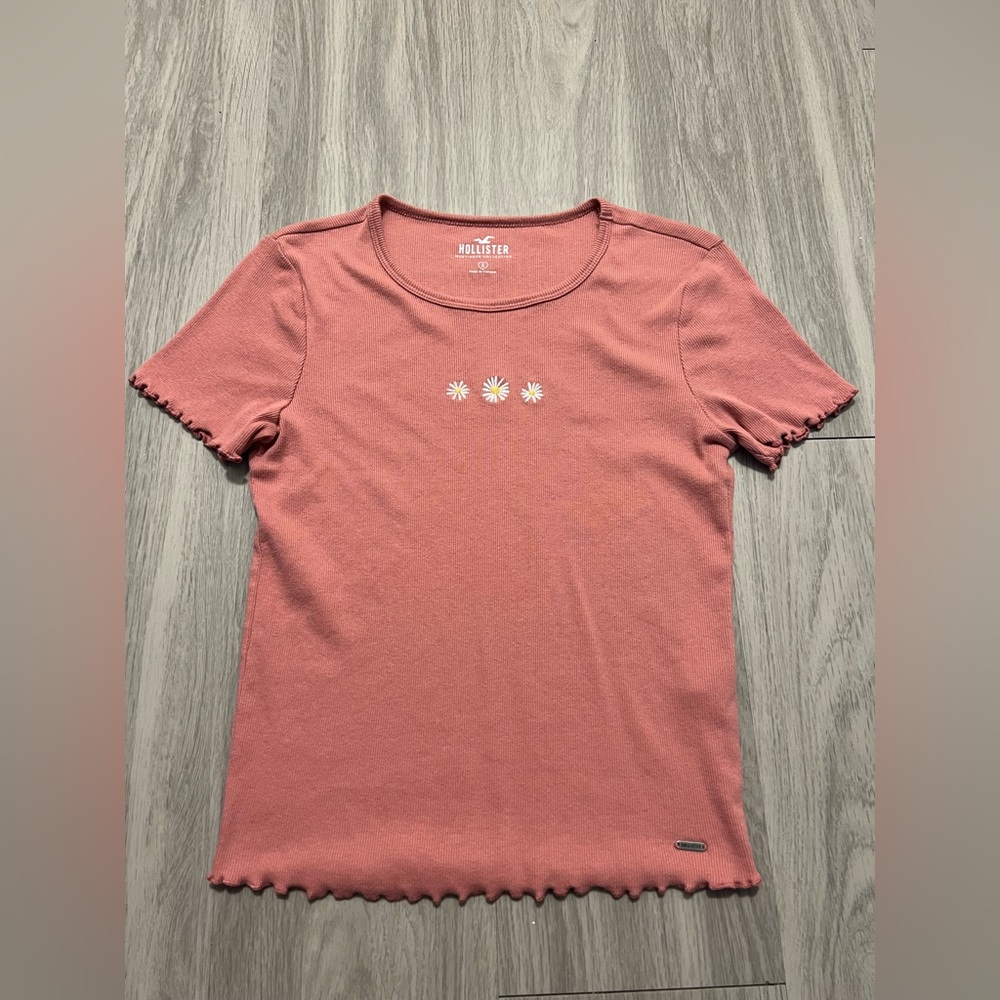 Hollister Daisy Tee Shirt
